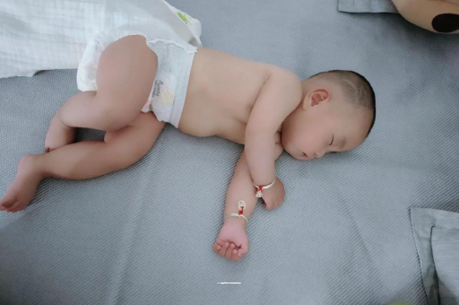 中国台湾宝宝呼吸道感染发烧